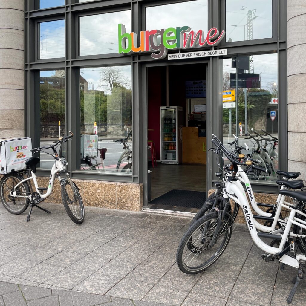 Delivery - Der tia-playground.de STORE ist auch ein Spielplatz
